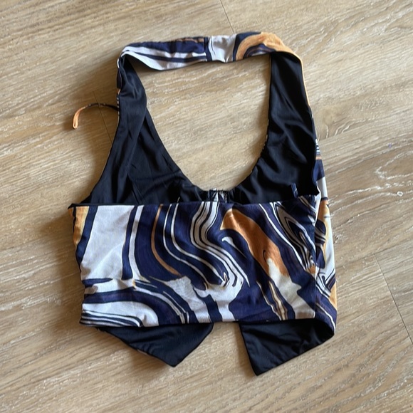 PRINCESS POLLY HALTER TOP size xs - Picture 3 of 3